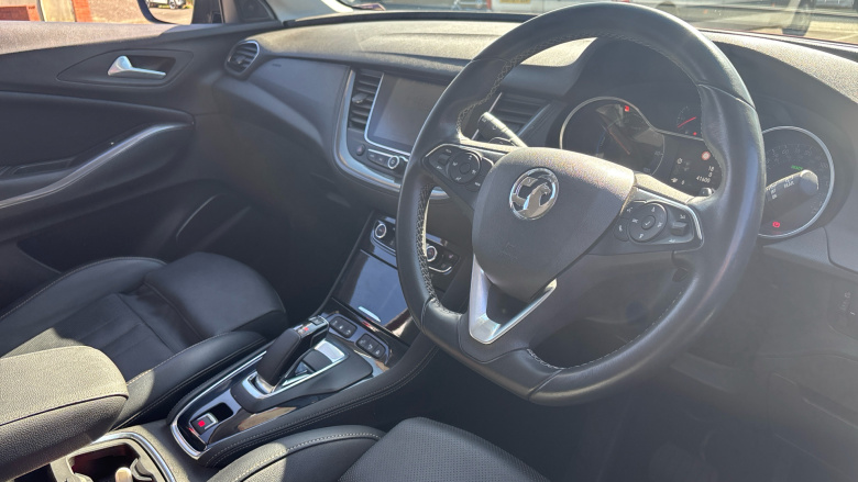 Vauxhall Grandland X 1.6 Hybrid4 300 Ultimate Nav 5dr Auto Hatchback